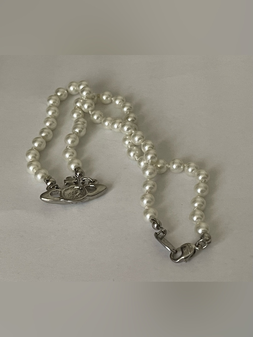 Vivienne Westwood Pearl Choker with Silver Orb Pendant - Picture 7 of 8